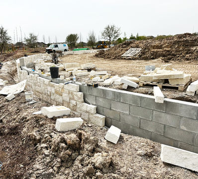 Skilled & experienced masons that take pride in their work lead this division. The attention to detail
helps us standout from the rest and achieve the designer’s vision.
• Natural Stone Facades, Brick Cladding & CMU Build-out
• Custom Home Cladding
• Neighborhood Entrances
• Stone Fencing & Columns
• Retaining Walls