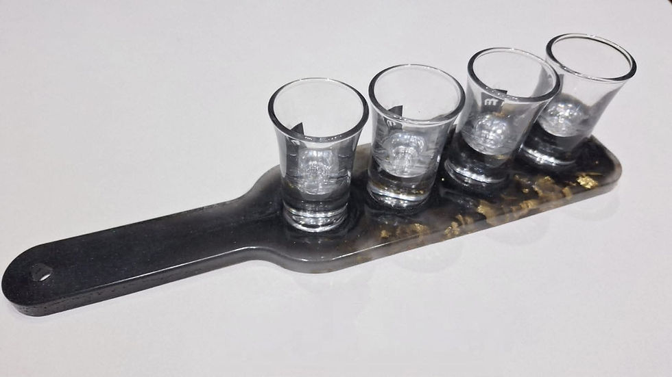 Stalak s čašicama za rakiju