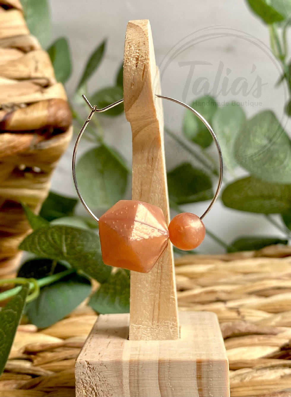 Thumbnail: Icosahedron Bead Earring