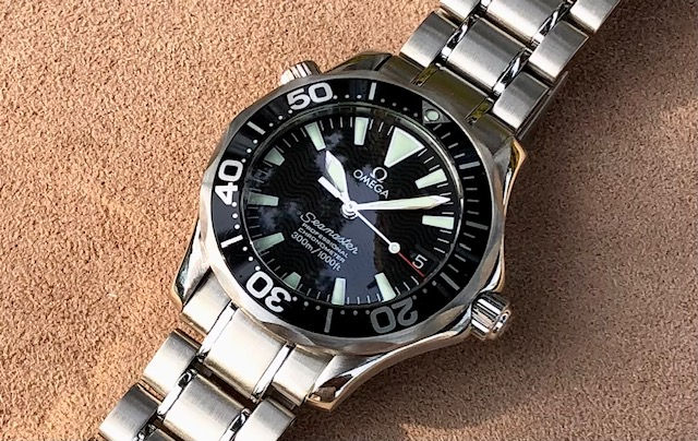 Thumbnail: Omega Seamaster Diver 300M Automatic Mid Size Ref. 2252.50.00 showroom condition