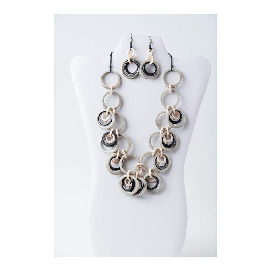 Elegant silver necklace and earrings set