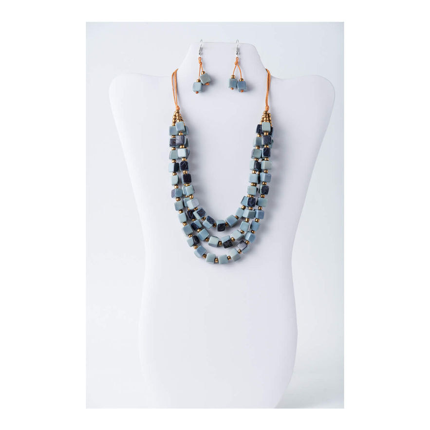 Elegant three-strand necklace and earrings