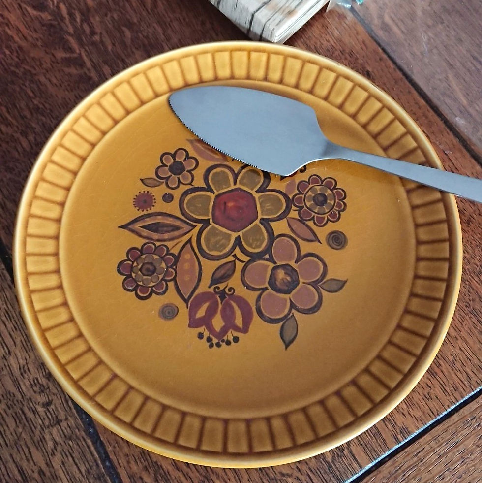 Thumbnail: Royal Worcester Palissy 'Sierra' boxed cake plate and cake-slice