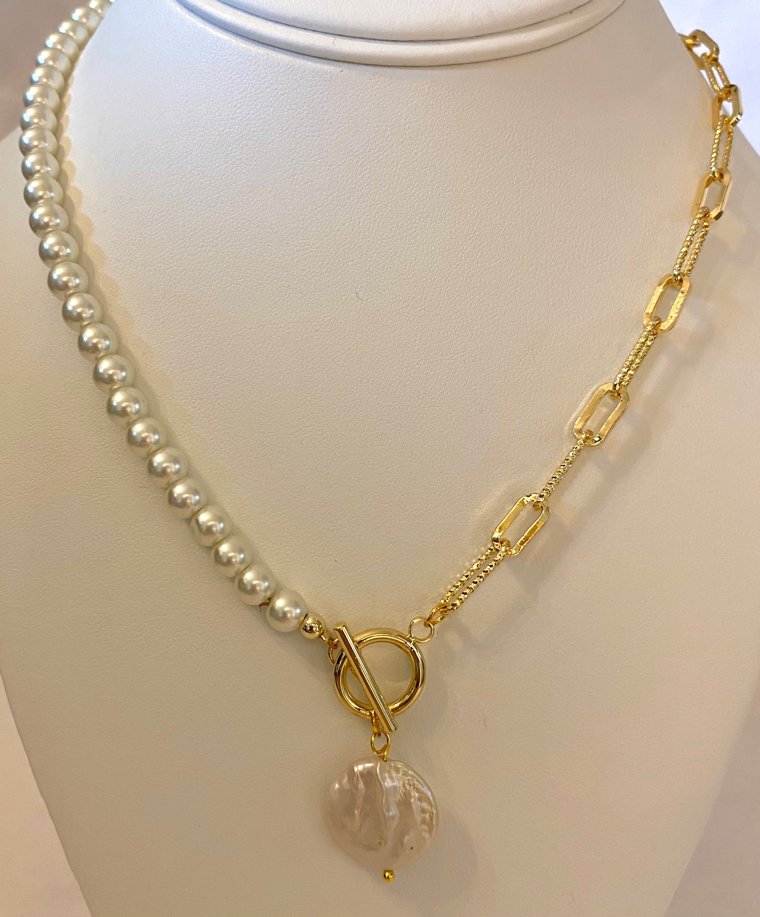 The Pearla Necklace