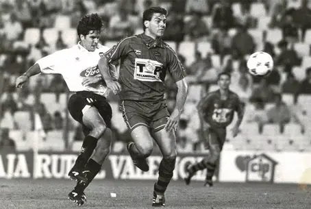 Siempre contracorriente