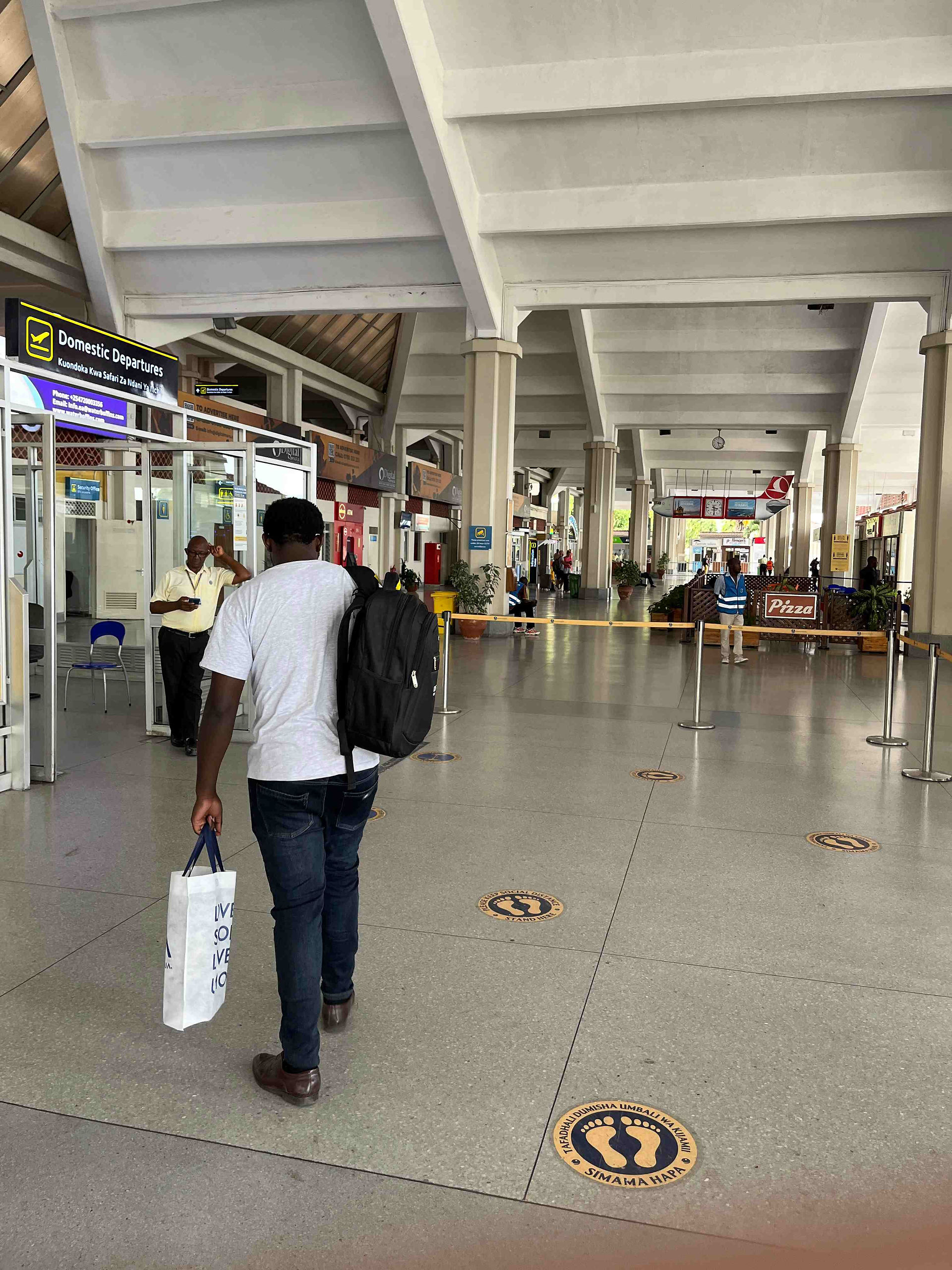 Terminal am Flughafen Mombasa