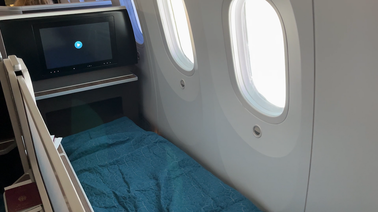 Der Sitz in der Oman Air Apex Suite Business Class in der Boeing 787-8