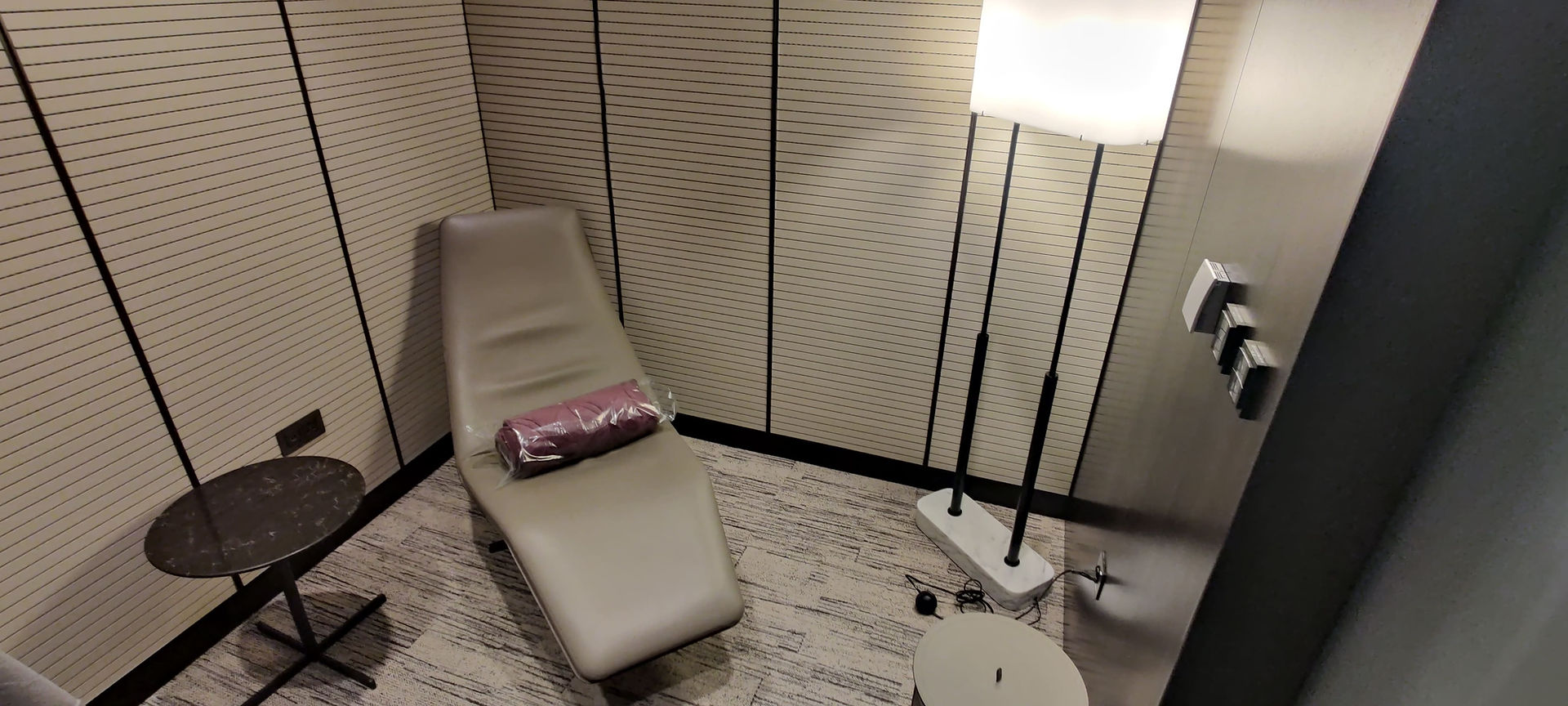 Ruheräume in der Al Mourjan Business Class Lounge