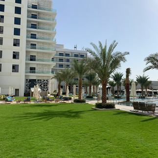 Der Außenbereich im Hilton Abu Dhabi Yas Island