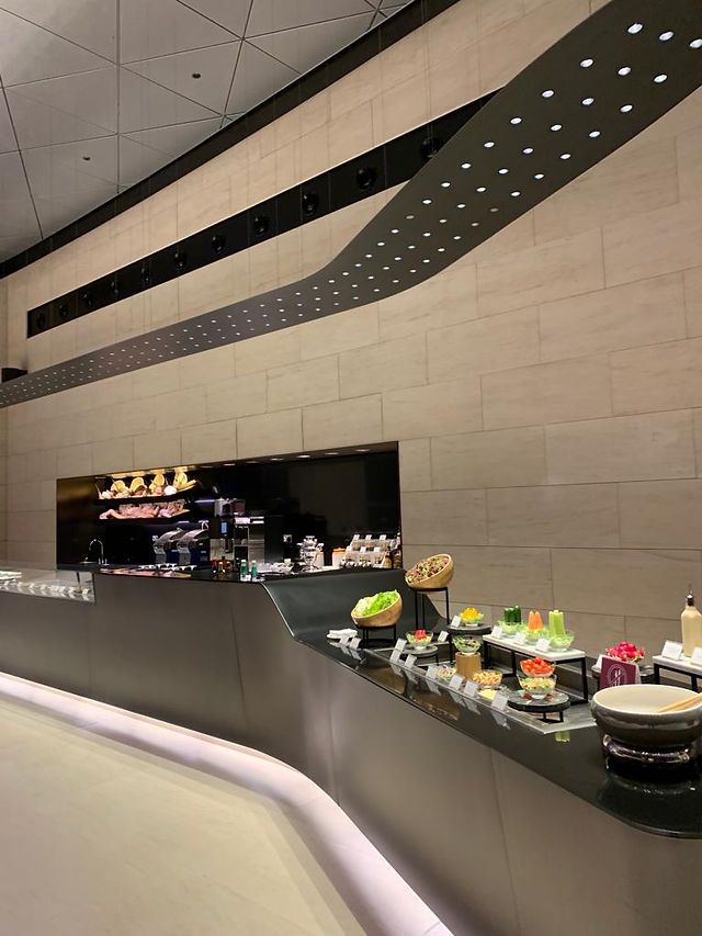 Das Buffet in der Al Safwa First Class Lounge
