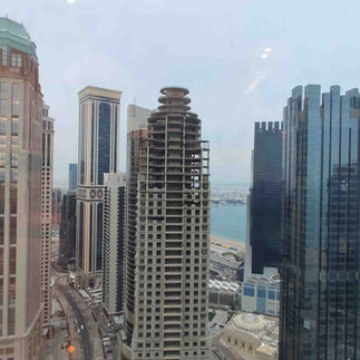 Der Ausblick aus der Sky Three Bedroom Suite im Aleph Doha Residences, Curio Collection by Hilton