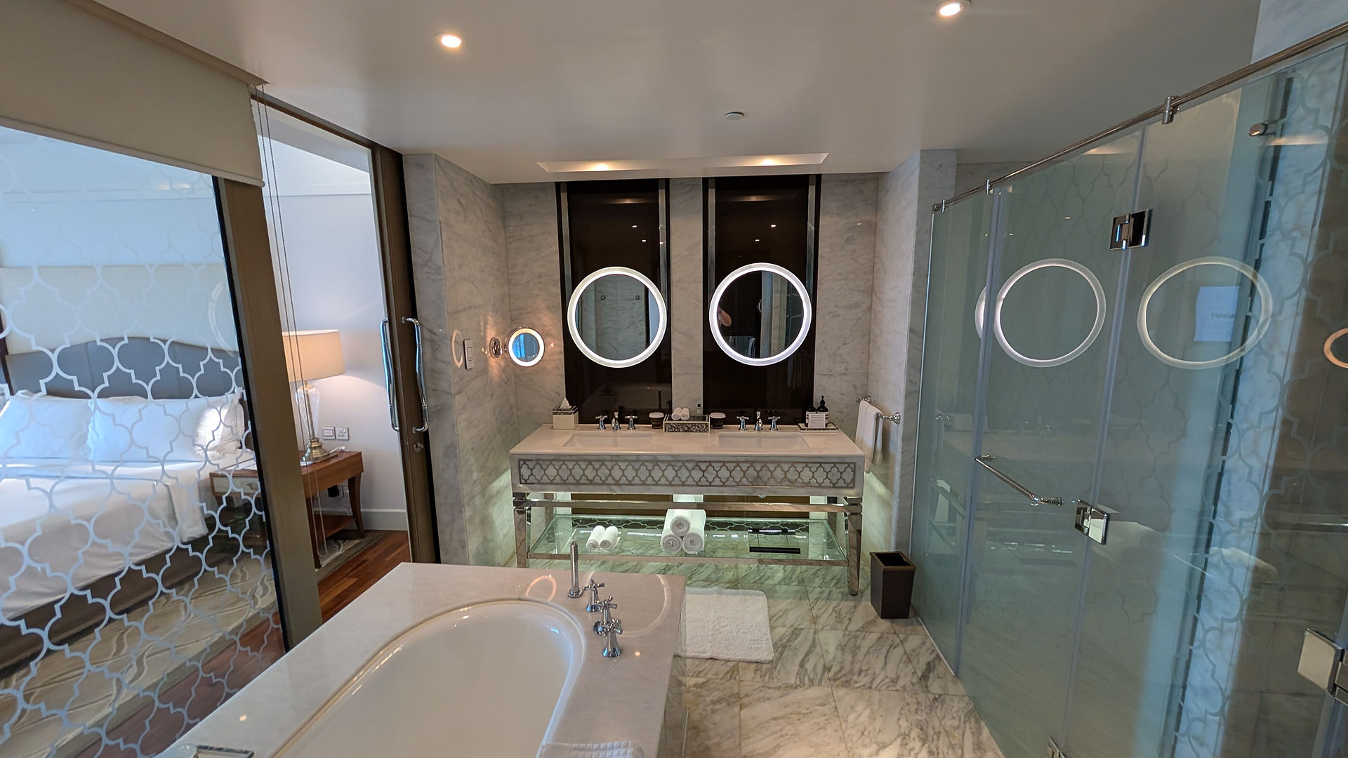 Badezimmer im Waldorf Astoria Dubai