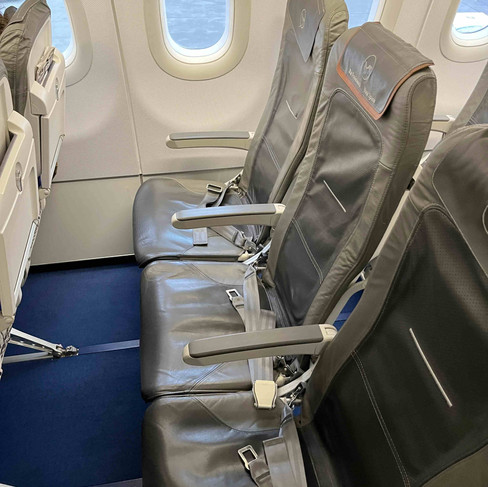 Sitz in der Lufthansa Business Class auf der Kurzstrecke