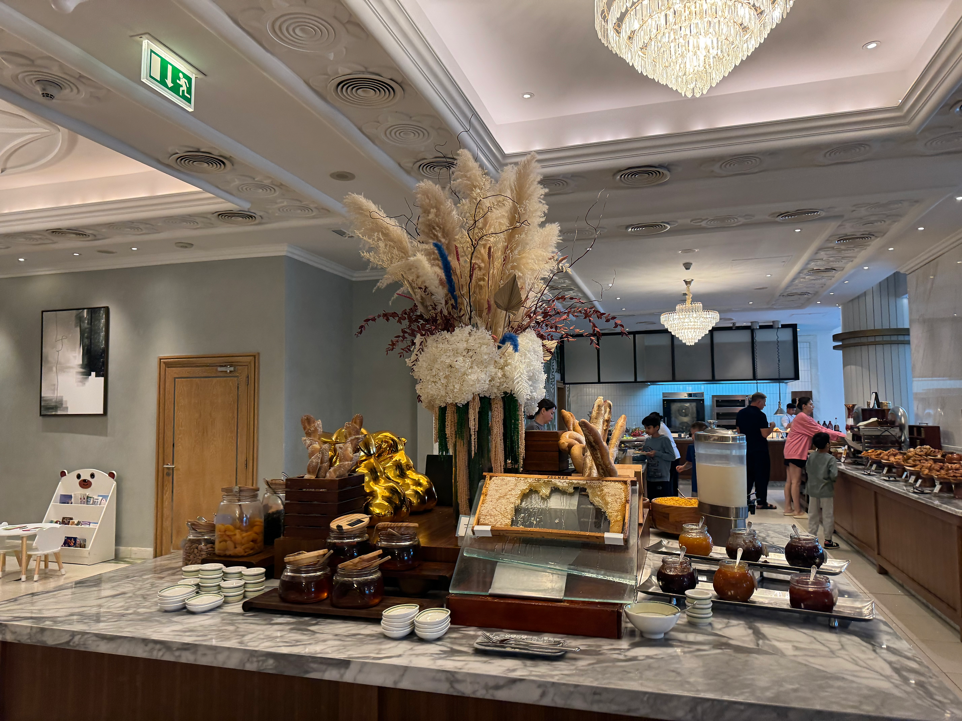 Frühstücksauswahl im Waldorf Astoria Ras Al Khaimah