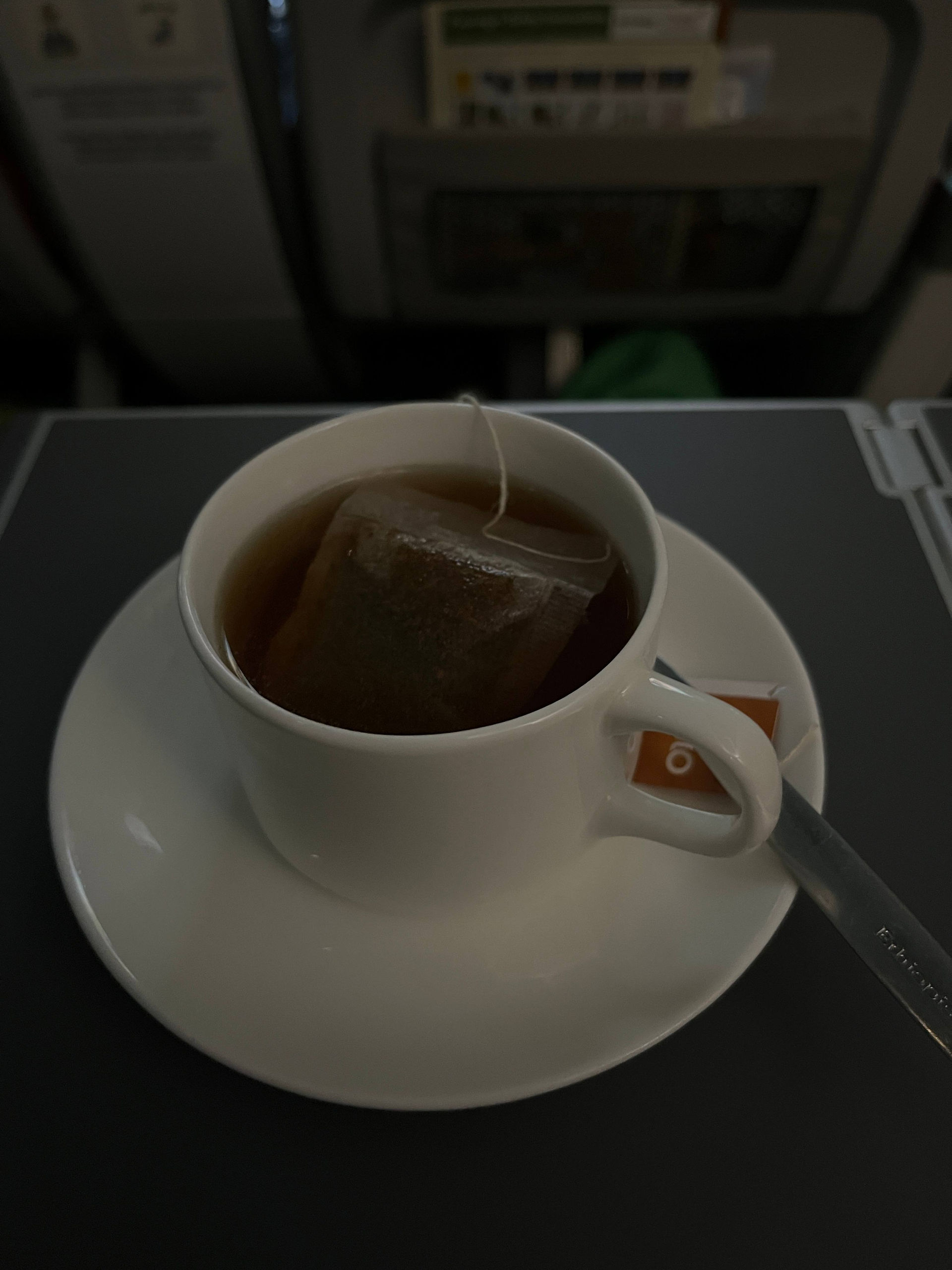 Tee in der Ethiopian Airlines Business Class in der Boeing 737 MAX 8