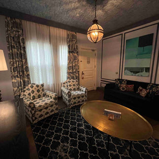 Das Wohnzimmer in der Ottoman Suite im Hagia Sofia Mansions Istanbul, Curio Collection by Hilton