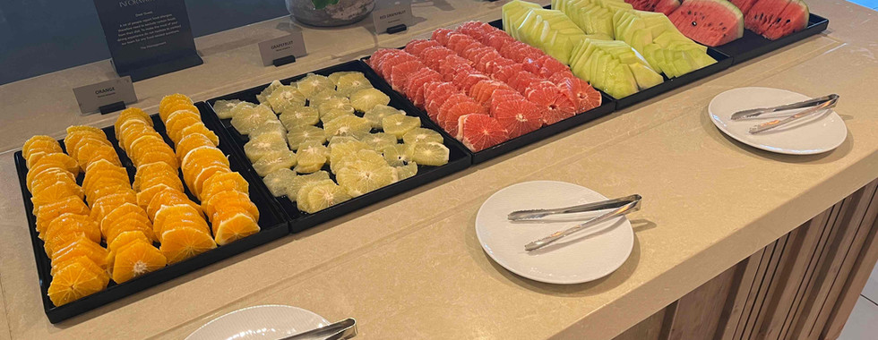Buffet mit Frühstück im Tamarisk Restaurant im Numo Ierapetra Beach Resort Crete, Curio Collection by Hilton