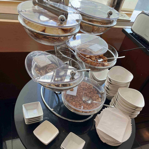 Das Buffet in der Luxx Lounge am Flughafen Frankfurt
