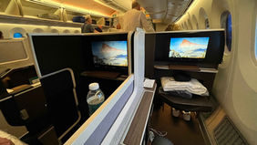 Der Sitz in der Oman Air Apex Suite Business Class in der Boeing 787-8