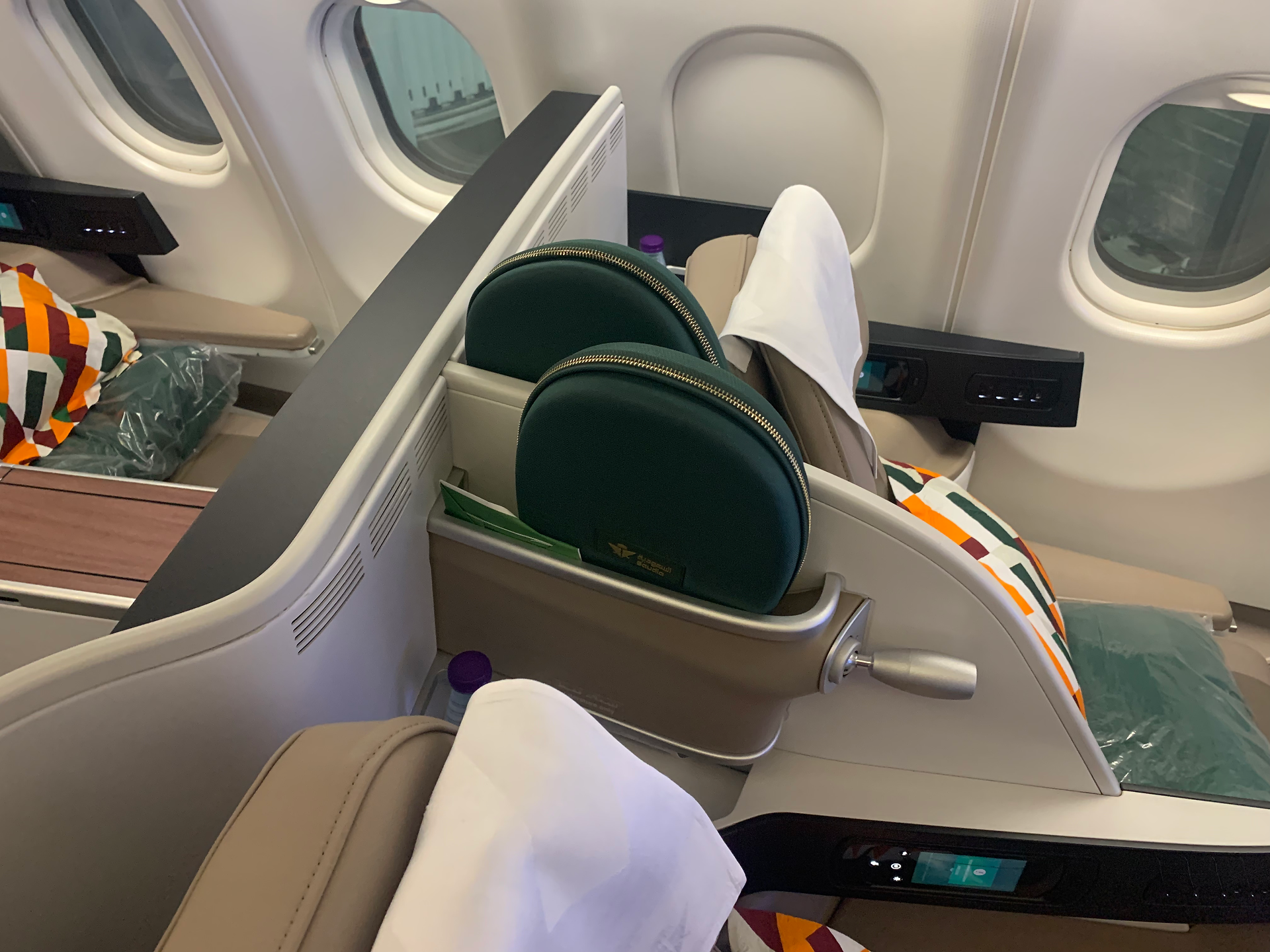 Kopfhörer in A330 Business Class von Saudia