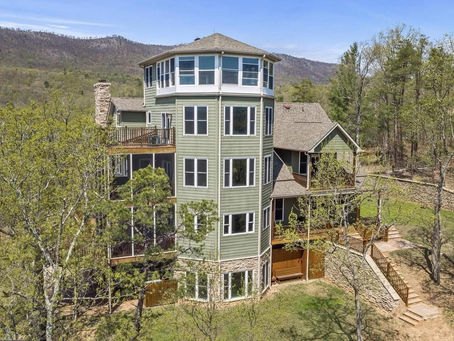 large home in Shenandoah Valley