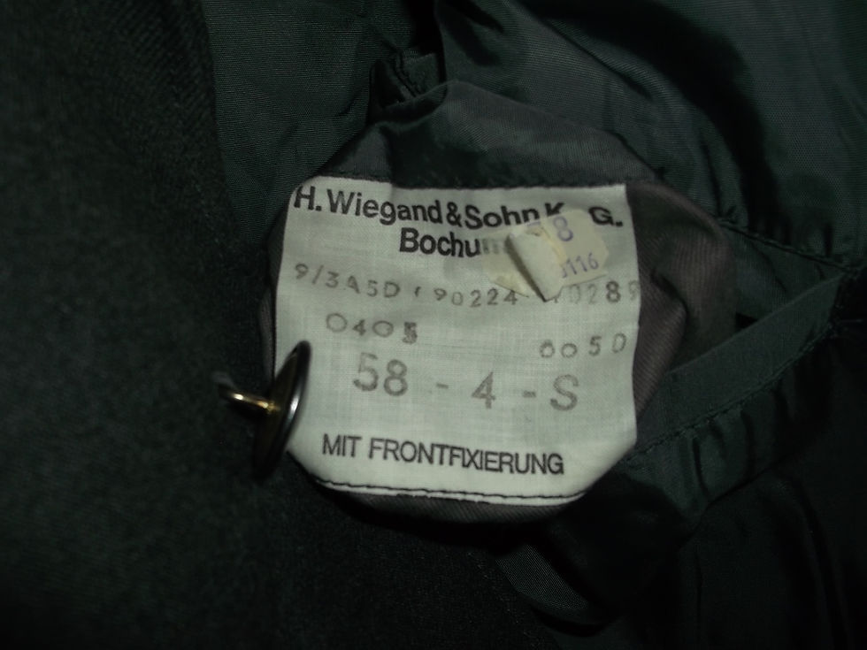 Miniaturbild: unbekannte Ausgehjacke