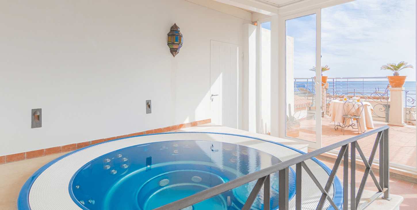 Algilà_ortigia_charme_hotel_barocco_suite_sicilia_mare_jacuzzi_piscina.png