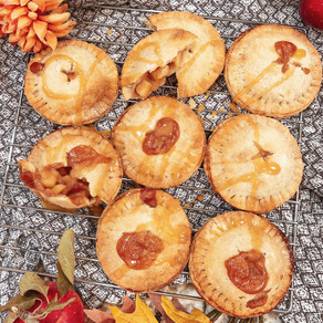 This Fall you are Going to Fall in Love: Pretty Plate’s Easy Peasy Air Fryer Caramel Apple Hand Pies