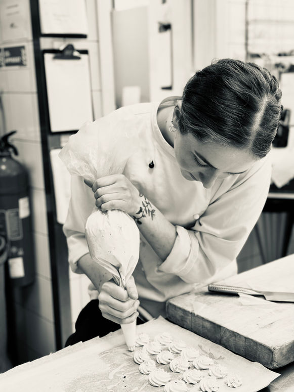 restaurant allergy-friendly view fish local produce child-friendly