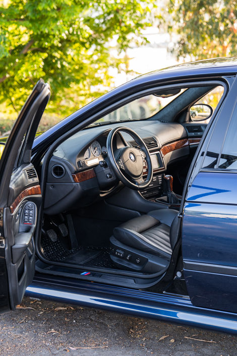 2000-BMWM5E39-76