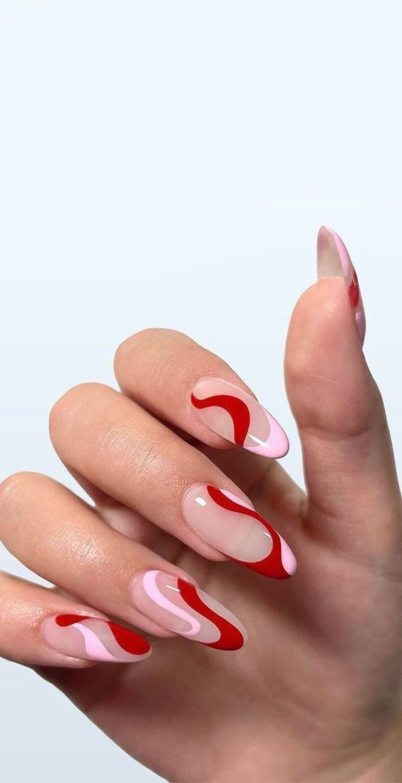 unhas com detalhes vermelhos