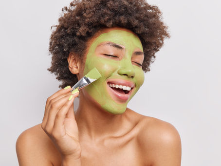 Os benefícios da Máscara Detox e como incluí-la na sua rotina de skincare
