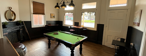 play pool table Junee hotel Junee