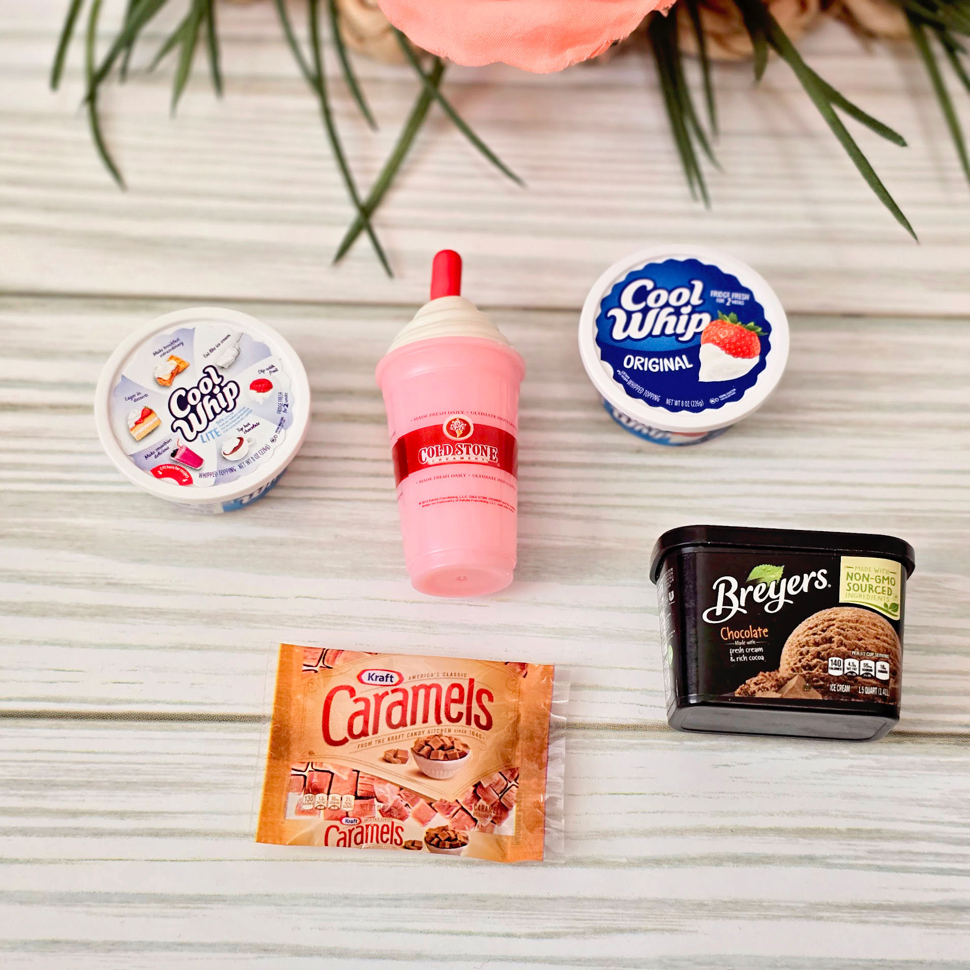 Frozen Treats Collection | Mini Brands Magnets