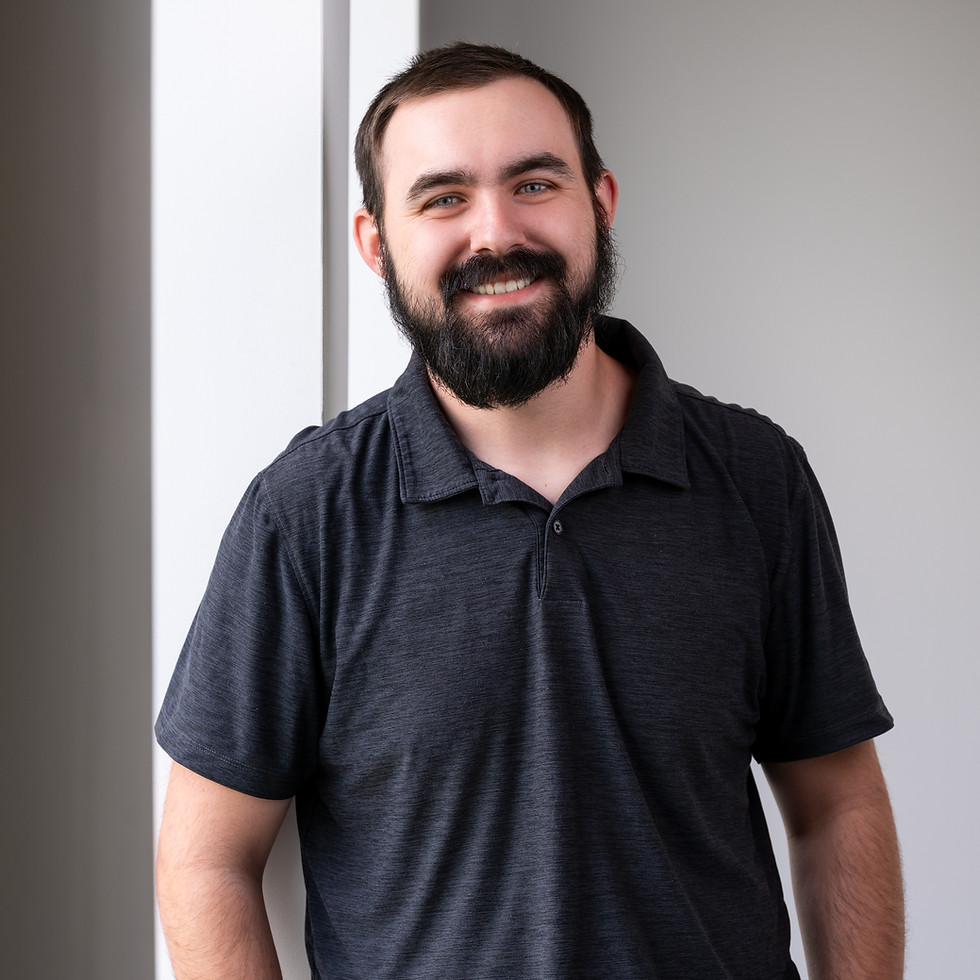 Landon Headshot2.0.jpg