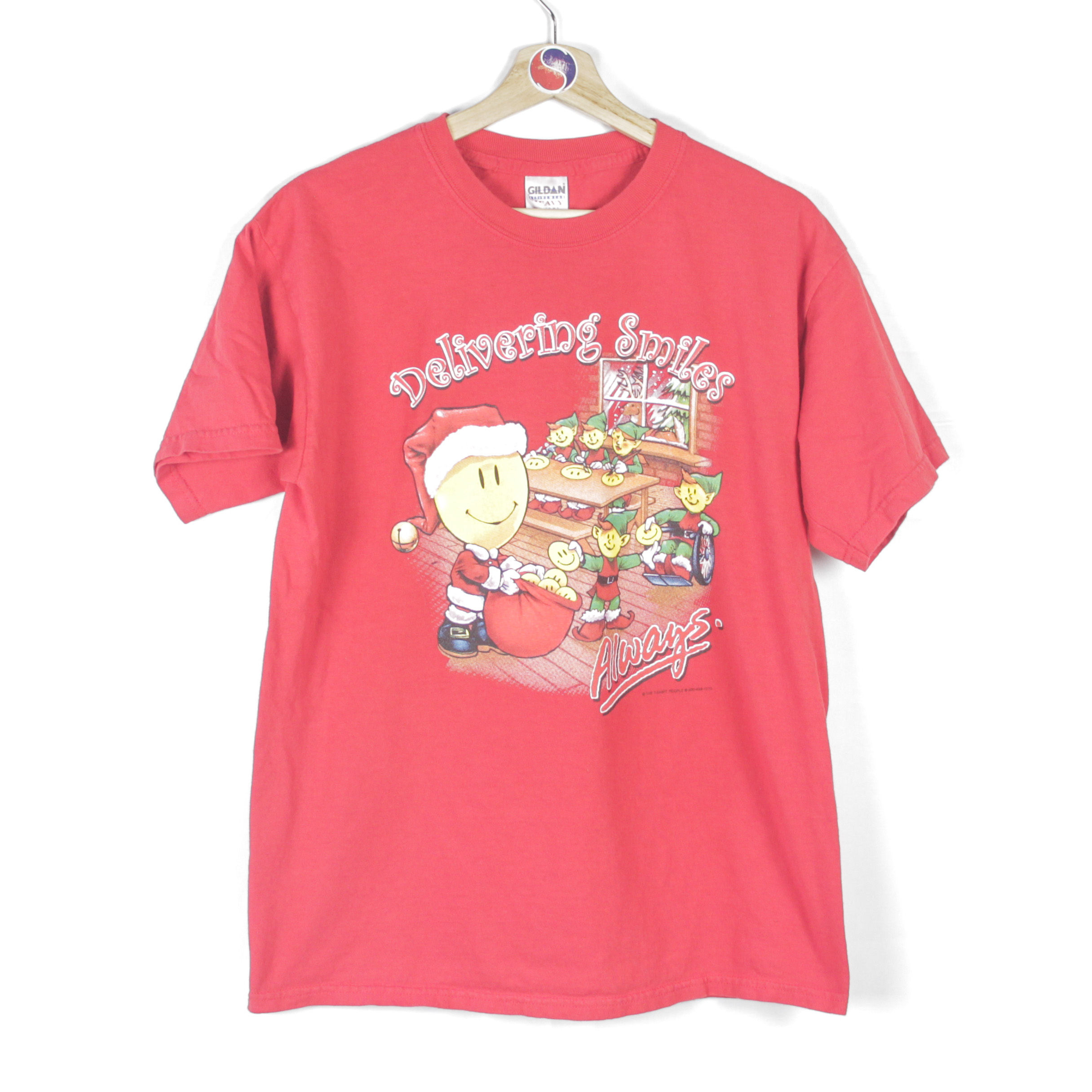 2000’s Delivering Smiles Walmart Tee - M