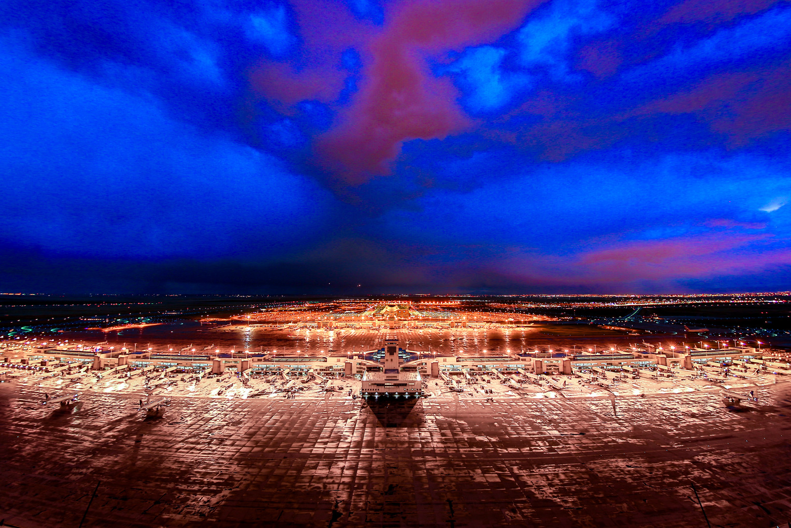 HolderFCI, A Joint Venture DEN Concourse Expansion Denver