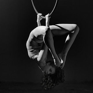 hoop blk white.jpg