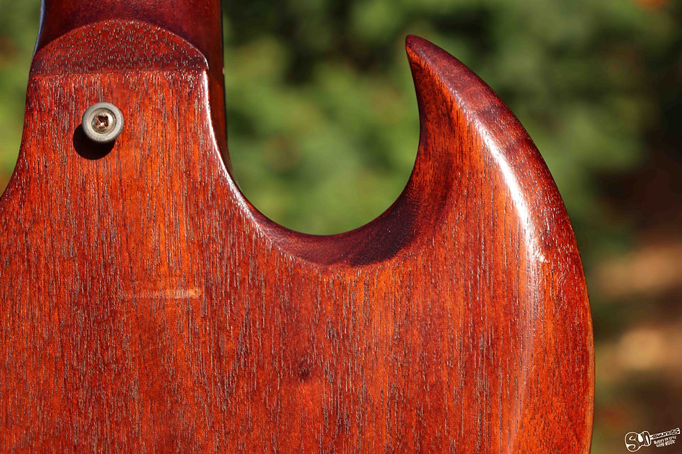 Thumbnail: SG horn from the back
