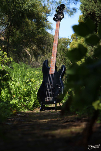 ベース Fender JAPAN PB-555 E SERIAL used】Fender Japan PB555 BLK #MADE IN JAPAN E531671 3.85kg