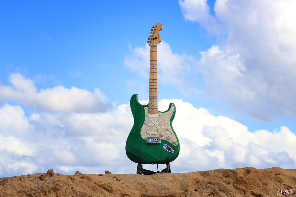 Thumbnail: fender stratocaster st57 in emerald green