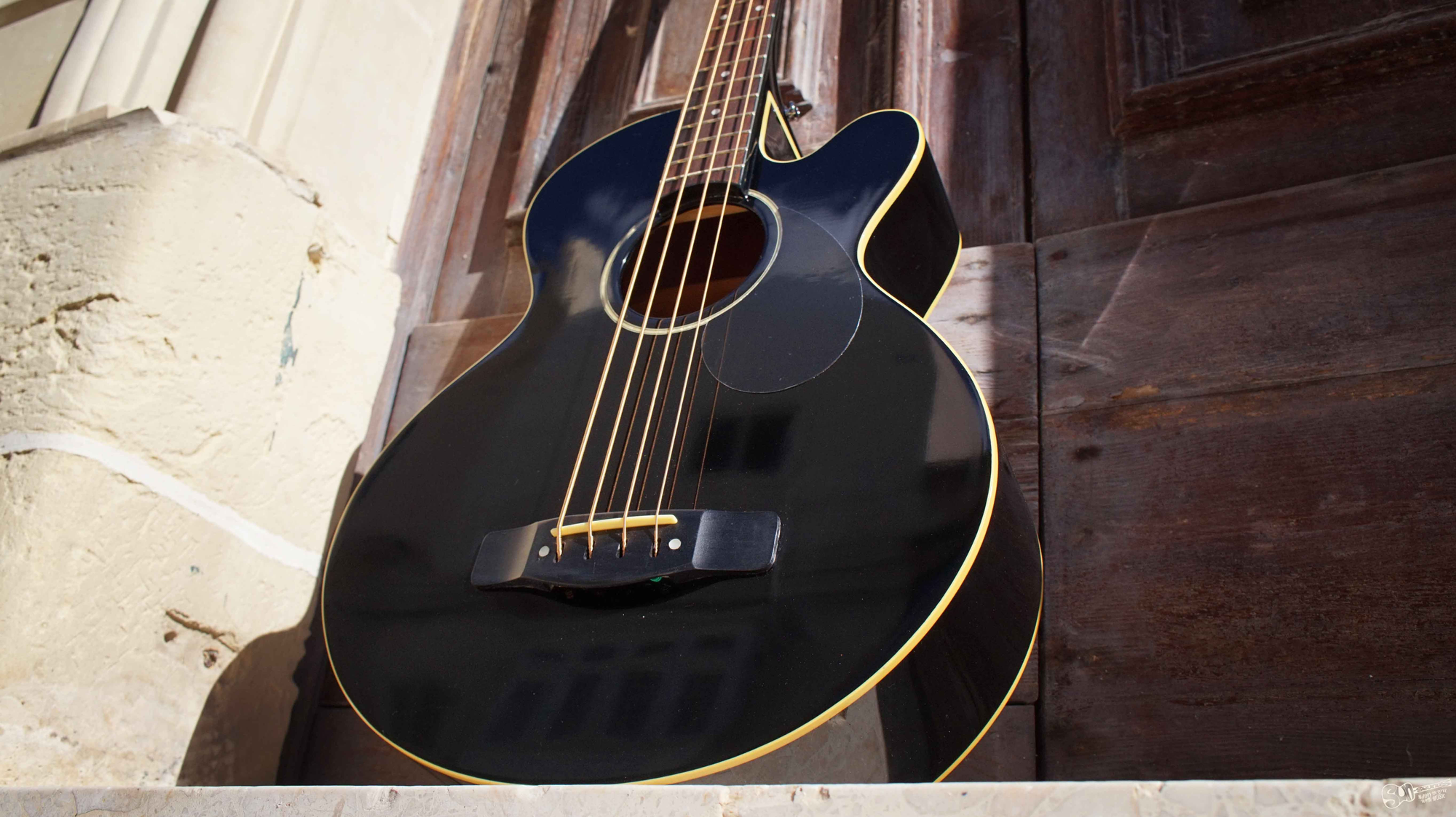 acoustic bass in malta