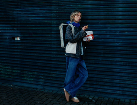 EASTPAK_CNNCT_P4444_16x9 (2)0_edited.jpg