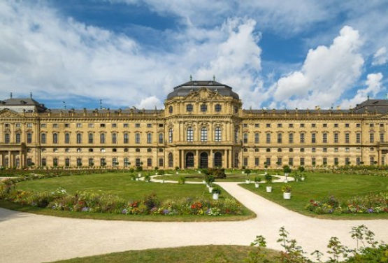 Uni Würzburg.jpg