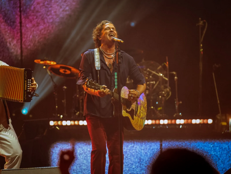 ‘Te dedico’ trae a Carlos Vives de vuelta al No. 1 de Latin Airplay: ‘Sigue sorprendiéndome’