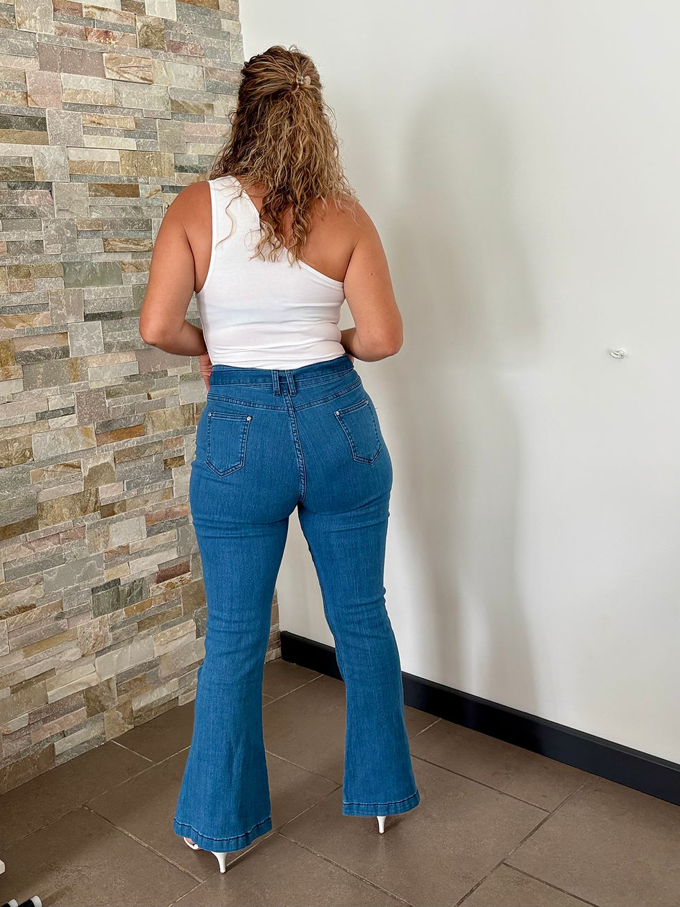 Pantalon jeans lavé bas large