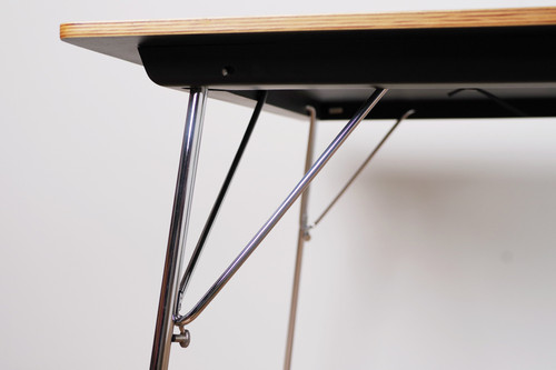 Herman Miller イームズ DTM-2 テーブル vitra DTM-2 / Herman Miller, Vitra | BUILDING