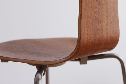 Children's T Chair - model 3123 / Fritz Hansen | BUILDING