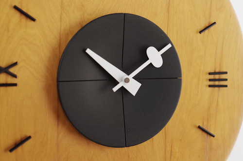 Clock #4758 / Howard Miller | BUILDING