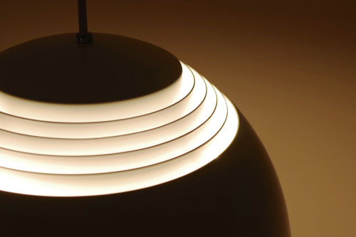 AJ Royal 370 / Louis Poulsen | BUILDING